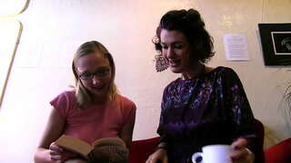 Lesbo pelacur sialan - berbulu bush