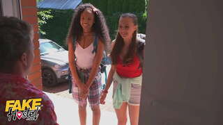 Поддельный Ысык Секс Втроем Жатаканада менен Идеальными Сиськами Стейси Круз жана Роми Инди