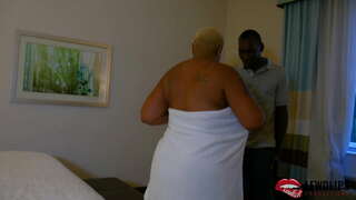 ���្ត្រី Onyxx ប្ដូស់នាងម៉ាស្សាព្យាបាលរោគ