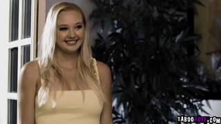 Milf Lauren Phillips ja kiimainen teini Paisley Porter vuorotellen ratsastus Kulli Chibbles valtava mies lihaa