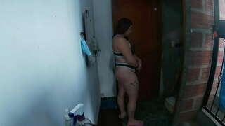 ���ම ඔබට ආරාධනා ඇතුළු නිවසක් නිවසක් මස් සහ ඔහු පිස්සු හැදිලද වගේ මට බැල්ලිගෙ නැරඹීමට අවසන් වන තුරු