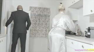 Selah Hujan Mengambil Ini Protein Dibungkus BBC Seperti apa-Apa