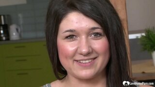 Amatur kecantikan akan mengisap keras hitam dick dan anda mendapatkan dia puss fucked keras.