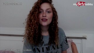 Vruće njemački amater dušo koriste debela dildo da istezanje njenog pičkica i stenjanje glasno dok ona ne svršava