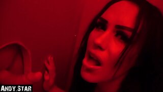 Fianĉino batoj dick ĉe la Gloryhole