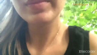 Mujer sabrosa se graba tocandose en publico