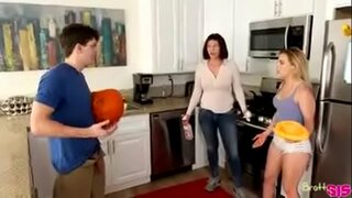 Curiga dengan stepsister sementara ibu lakukan labore rumah