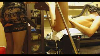 Жігіт Берет Алып Страпон Өз Задницу